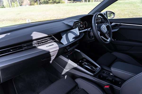 2025 Audi A3 35 TFSI S line GY