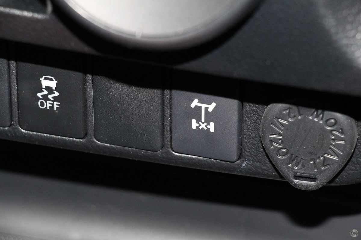 2017 Toyota Hilux SR GUN126R 4X4