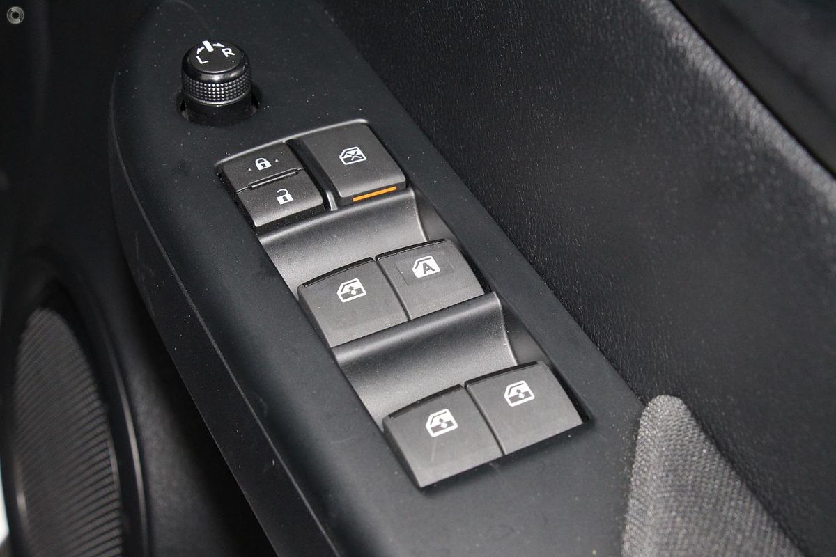 2017 Toyota Hilux SR GUN126R 4X4