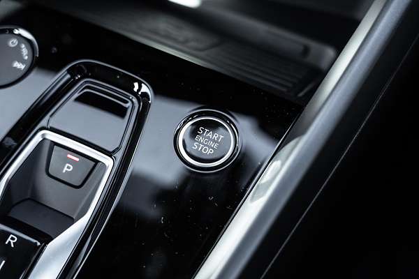 2025 Audi A3 35 TFSI S line GY