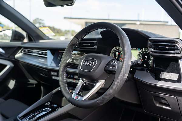 2025 Audi A3 35 TFSI S line GY