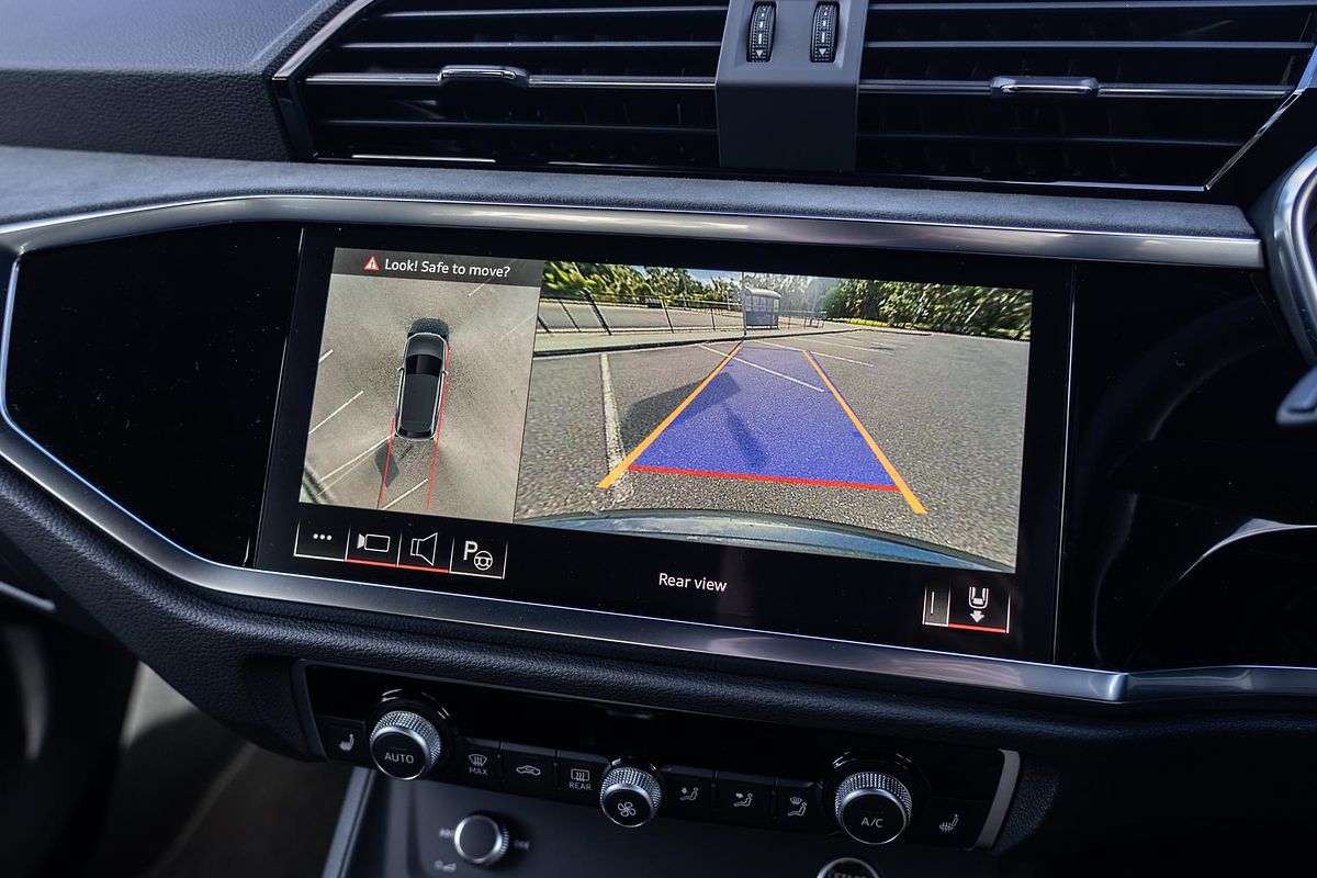 2025 Audi Q3 40 TFSI S line F3