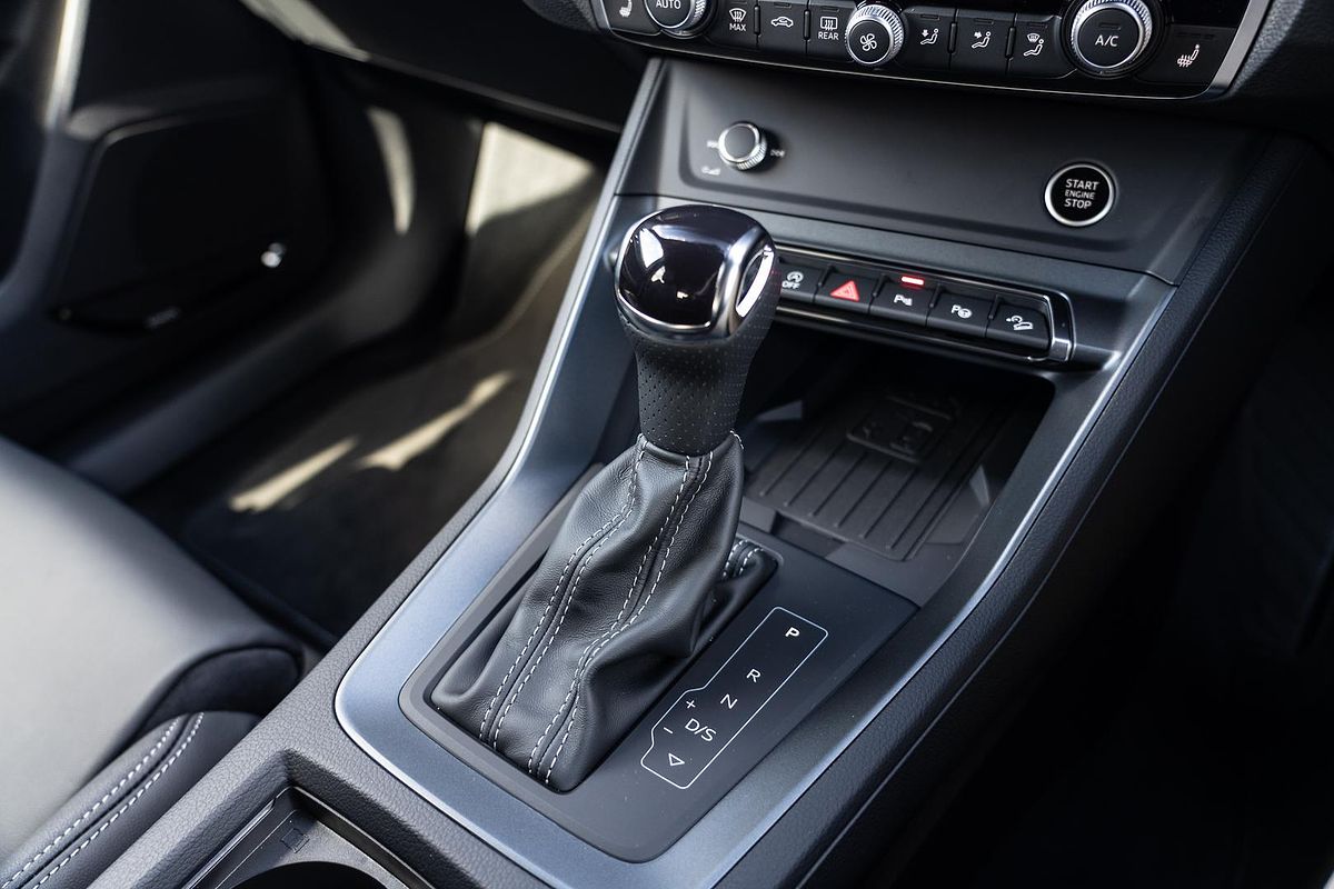 2025 Audi Q3 40 TFSI S line F3