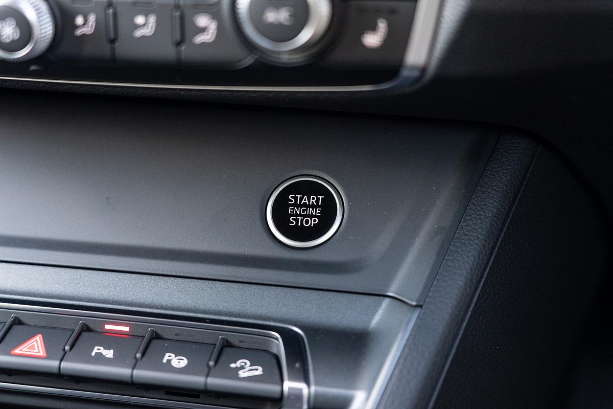 2025 Audi Q3 40 TFSI S line F3