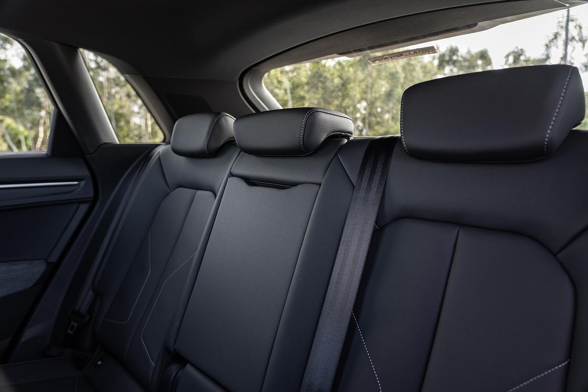 2025 Audi Q3 40 TFSI S line F3