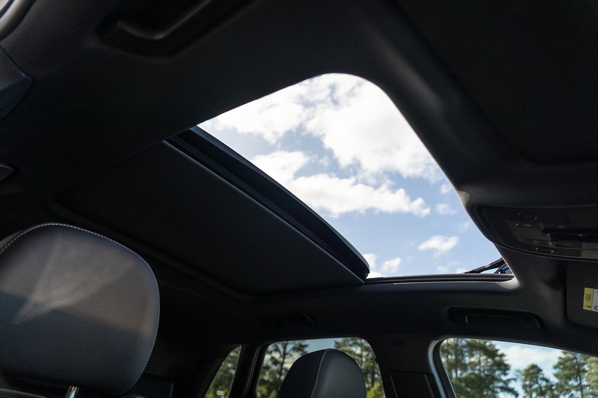 2025 Audi Q3 40 TFSI S line F3