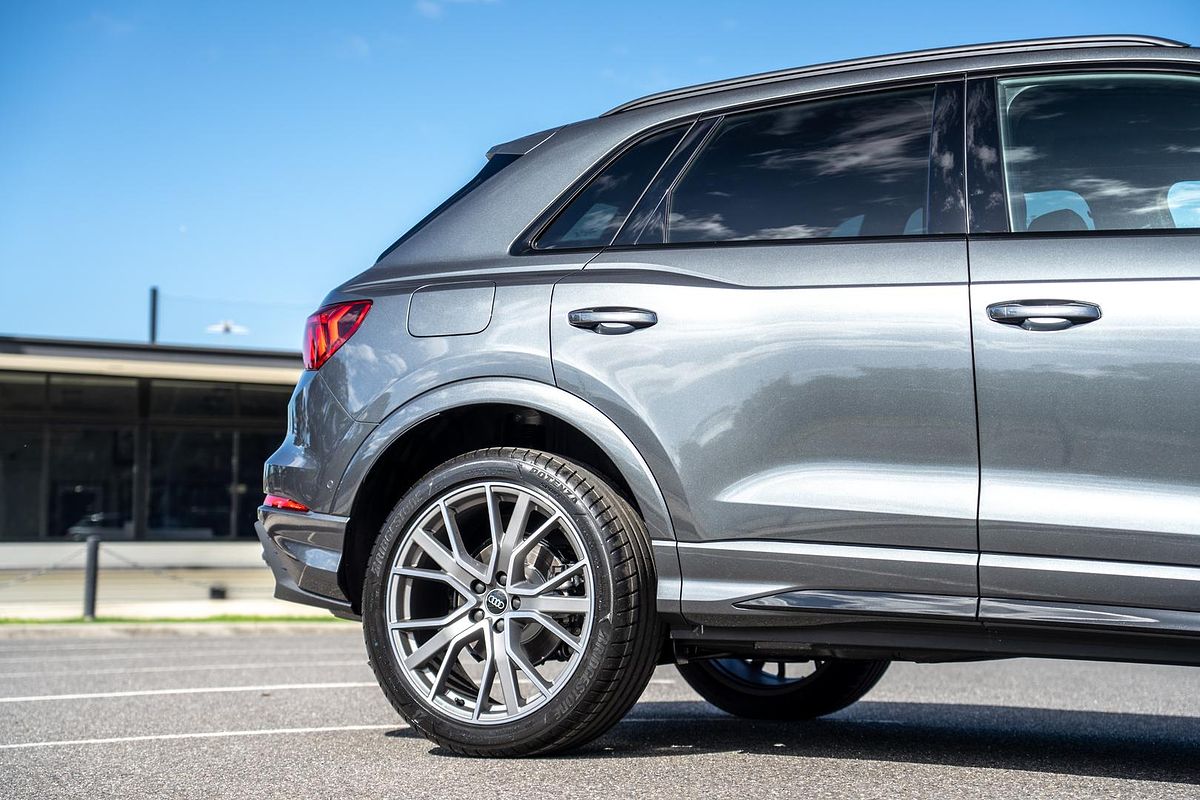 2025 Audi Q3 40 TFSI S line F3