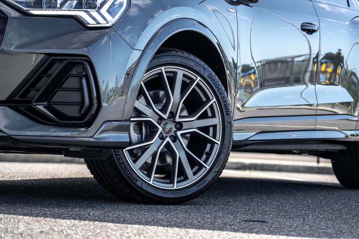 2025 Audi Q3 40 TFSI S line F3