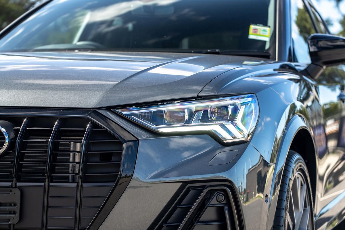 2025 Audi Q3 40 TFSI S line F3