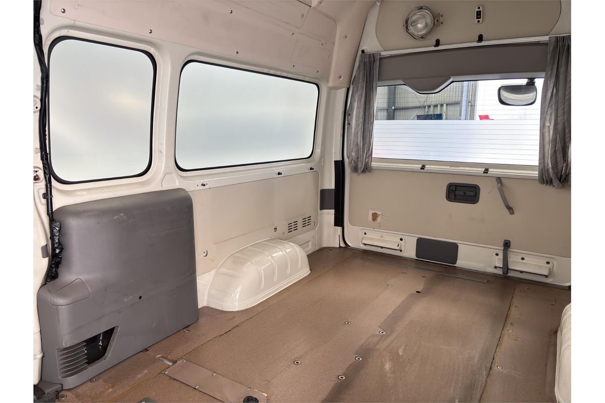 2009 Toyota Hiace 4WD