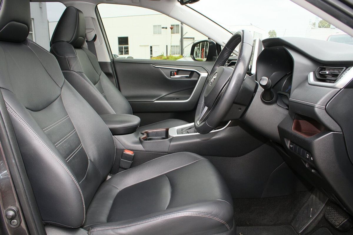 2020 Toyota RAV4 Cruiser AXAH52R