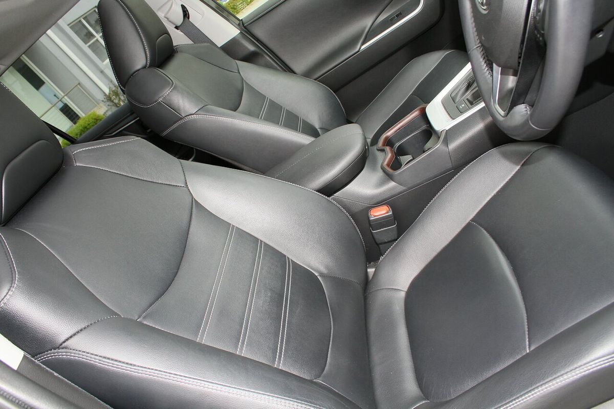 2020 Toyota RAV4 Cruiser AXAH52R