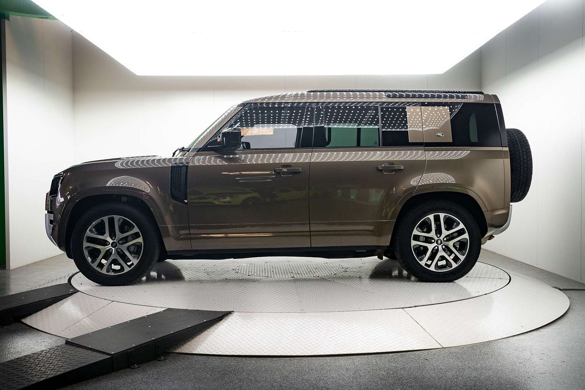 2021 Land Rover Defender 110 P400 XS Edition L663