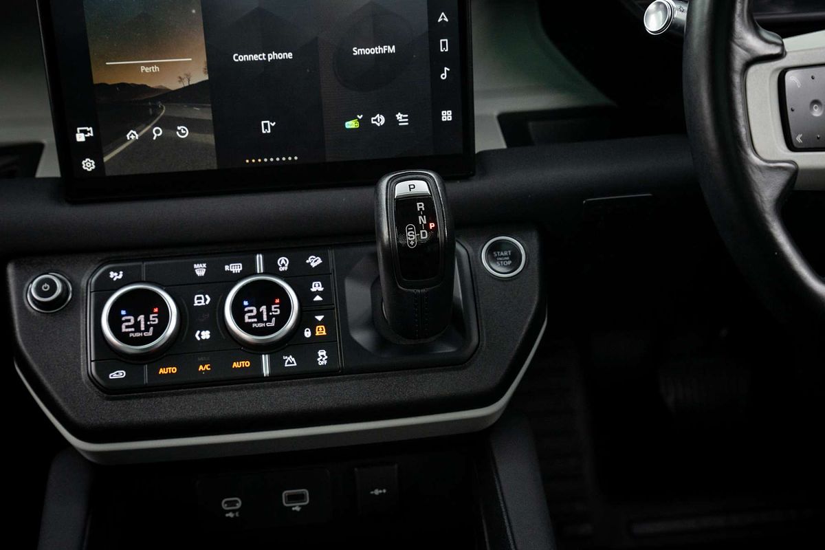 2021 Land Rover Defender 110 P400 XS Edition L663