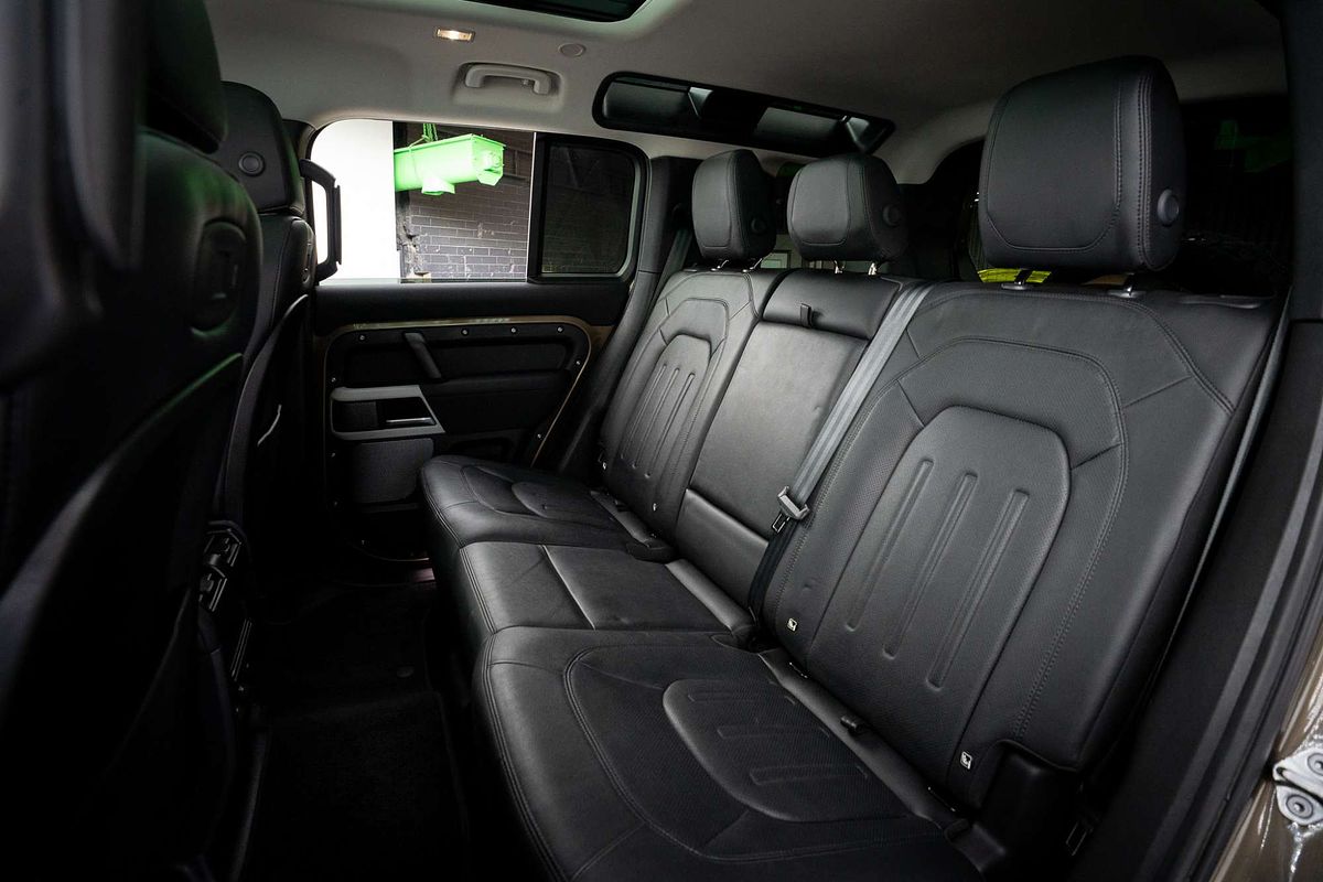 2021 Land Rover Defender 110 P400 XS Edition L663