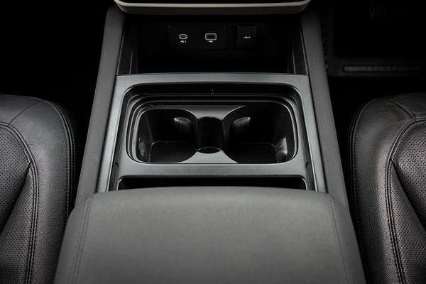 2021 Land Rover Defender 110 P400 XS Edition L663