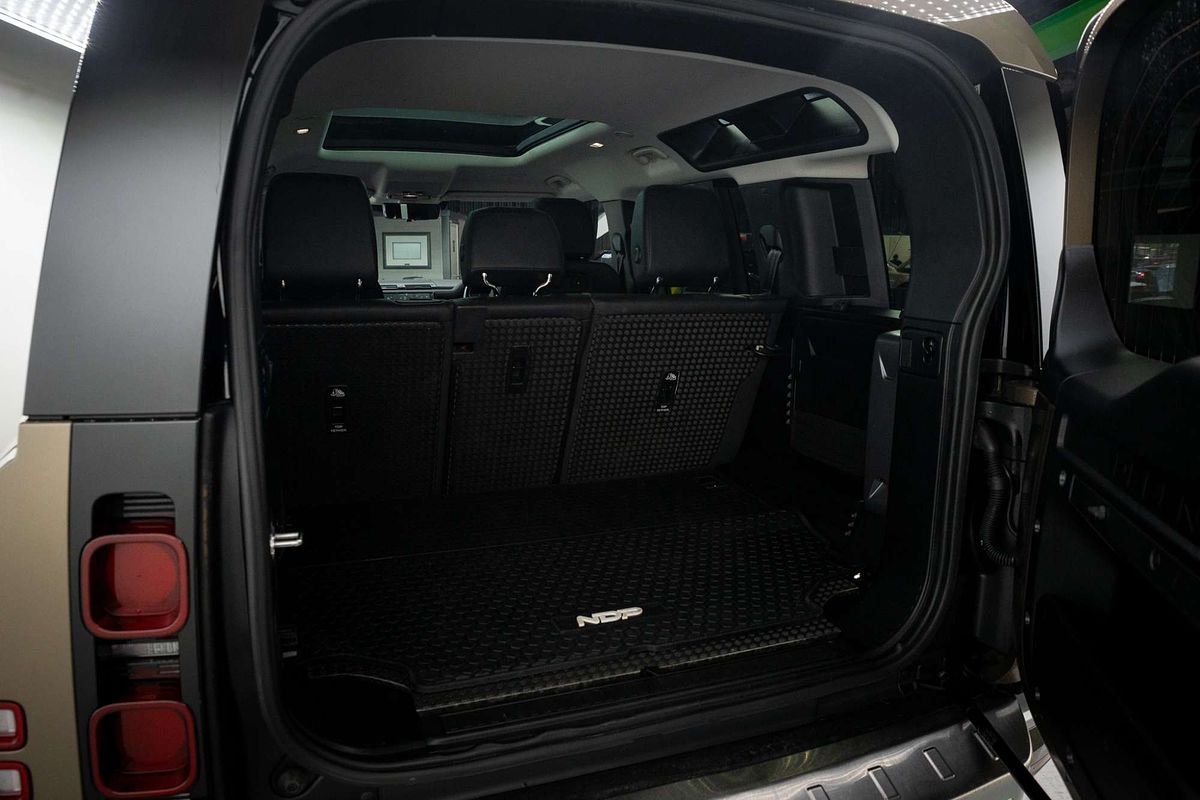 2021 Land Rover Defender 110 P400 XS Edition L663