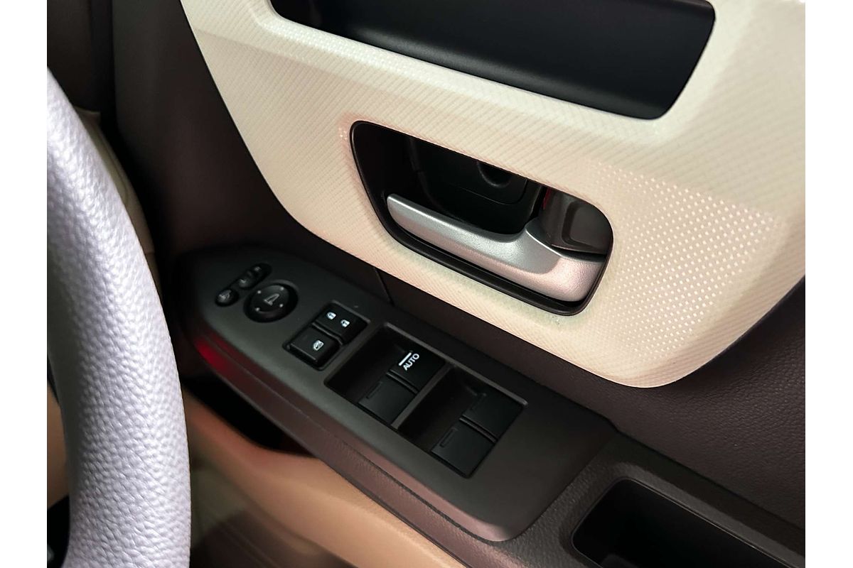 2020 Honda N-Box (No Badge) JF3