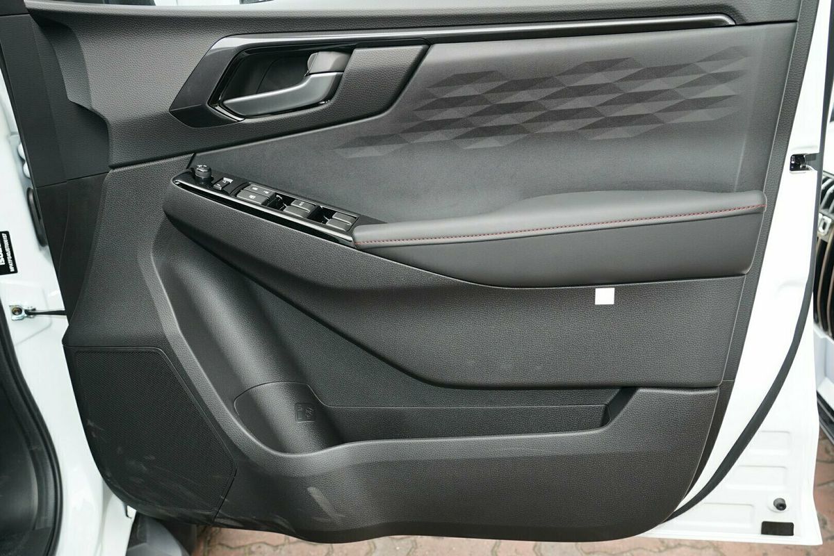 2025 Isuzu D-MAX X-TERRAIN 4X4