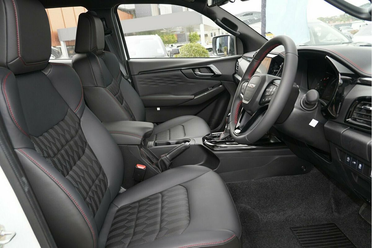 2025 Isuzu D-MAX X-TERRAIN 4X4