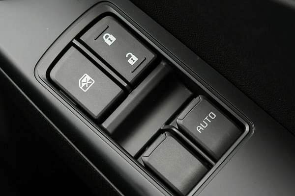 2025 Isuzu D-MAX SX High Ride Rear Wheel Drive