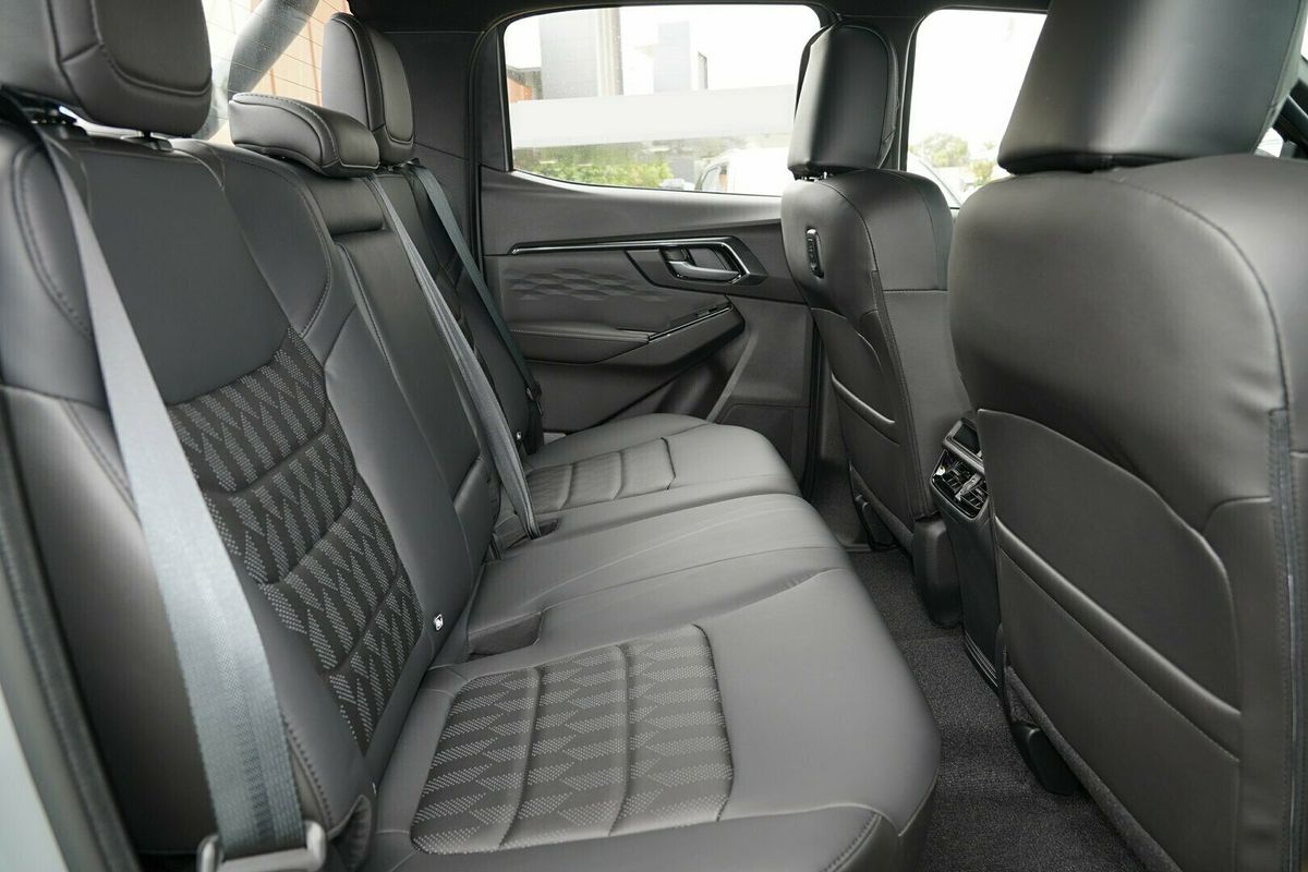 2025 Isuzu D-MAX BLADE 4X4