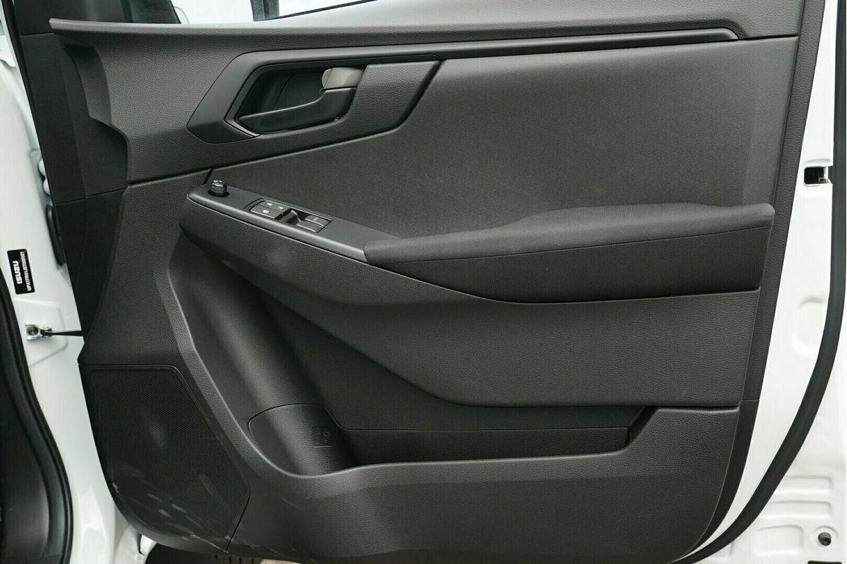 2025 Isuzu D-MAX SX High Ride Rear Wheel Drive