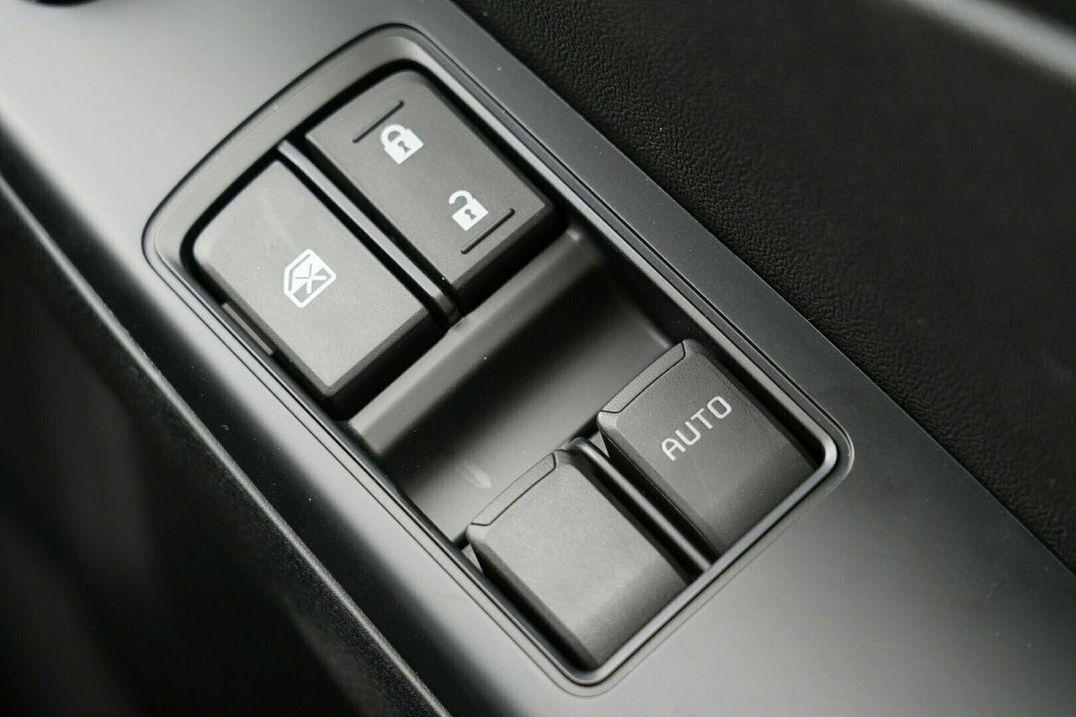 2025 Isuzu D-MAX SX High Ride Rear Wheel Drive