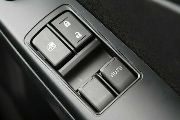 2025 Isuzu D-MAX SX High Ride Rear Wheel Drive