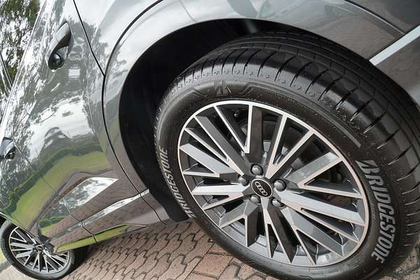 2024 Audi Q3 35 TFSI S line F3