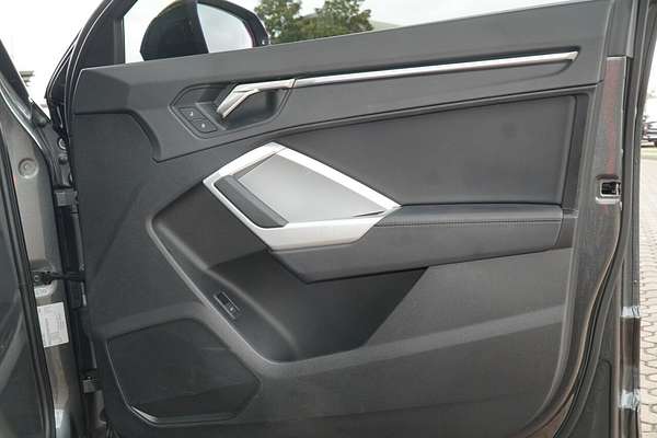 2024 Audi Q3 35 TFSI S line F3
