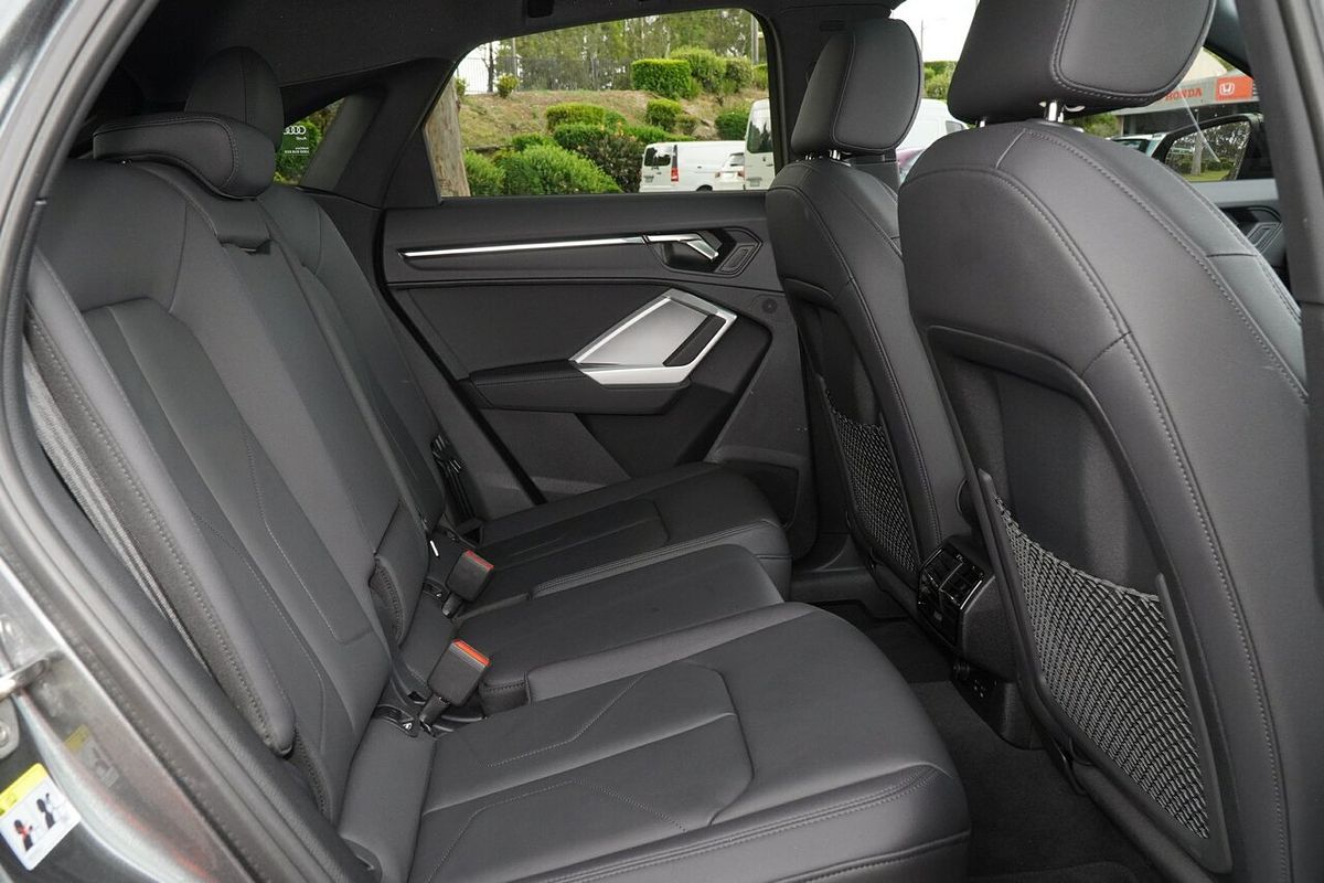 2024 Audi Q3 35 TFSI S line F3