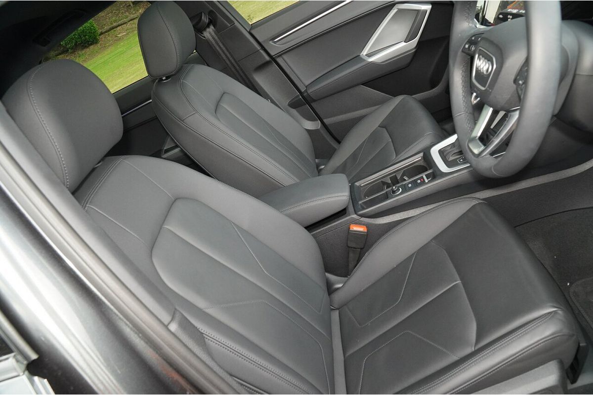 2024 Audi Q3 35 TFSI S line F3