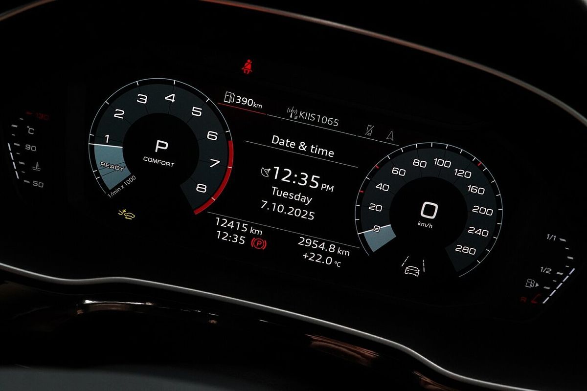 2024 Audi Q3 35 TFSI S line F3