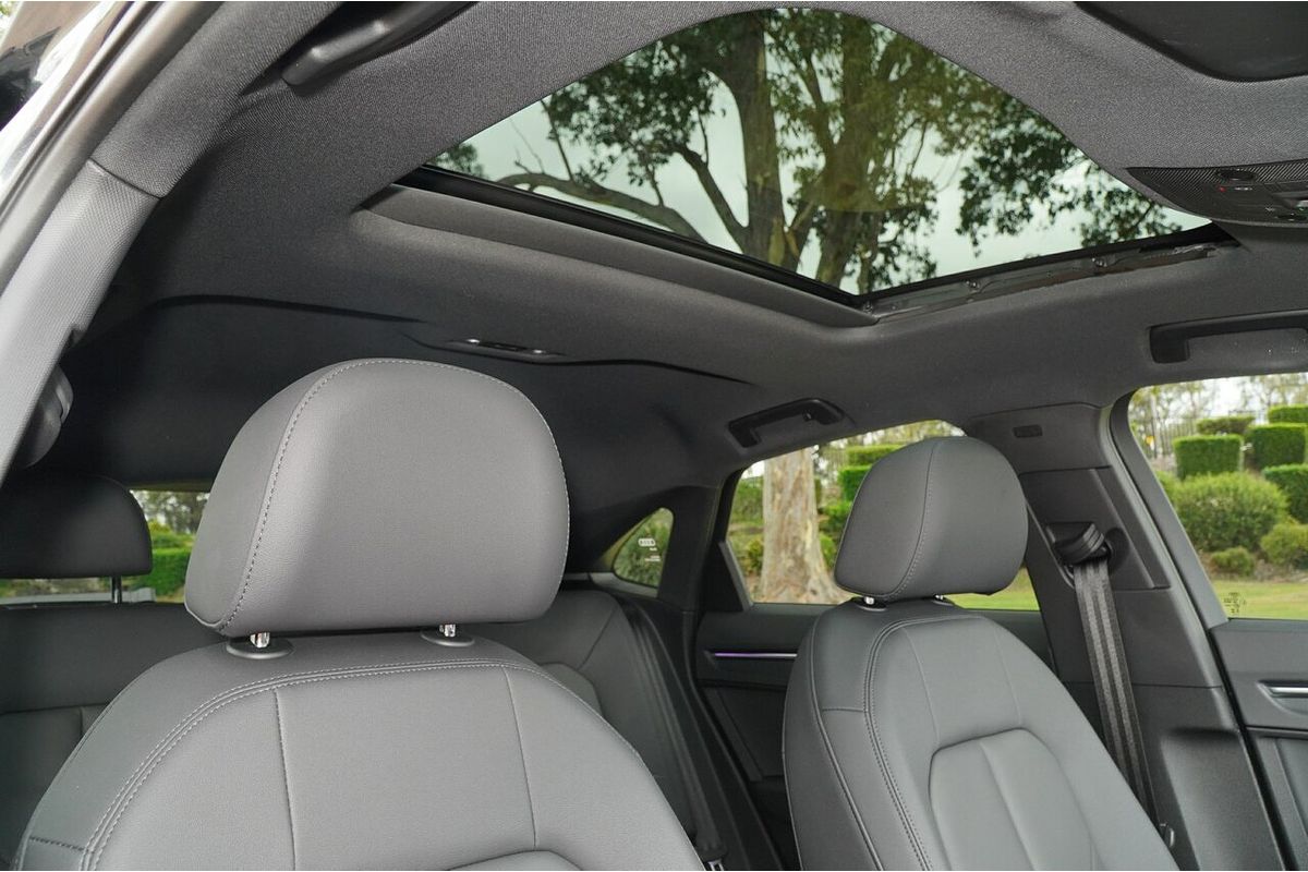 2024 Audi Q3 35 TFSI S line F3