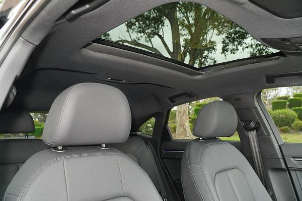 2024 Audi Q3 35 TFSI S line F3