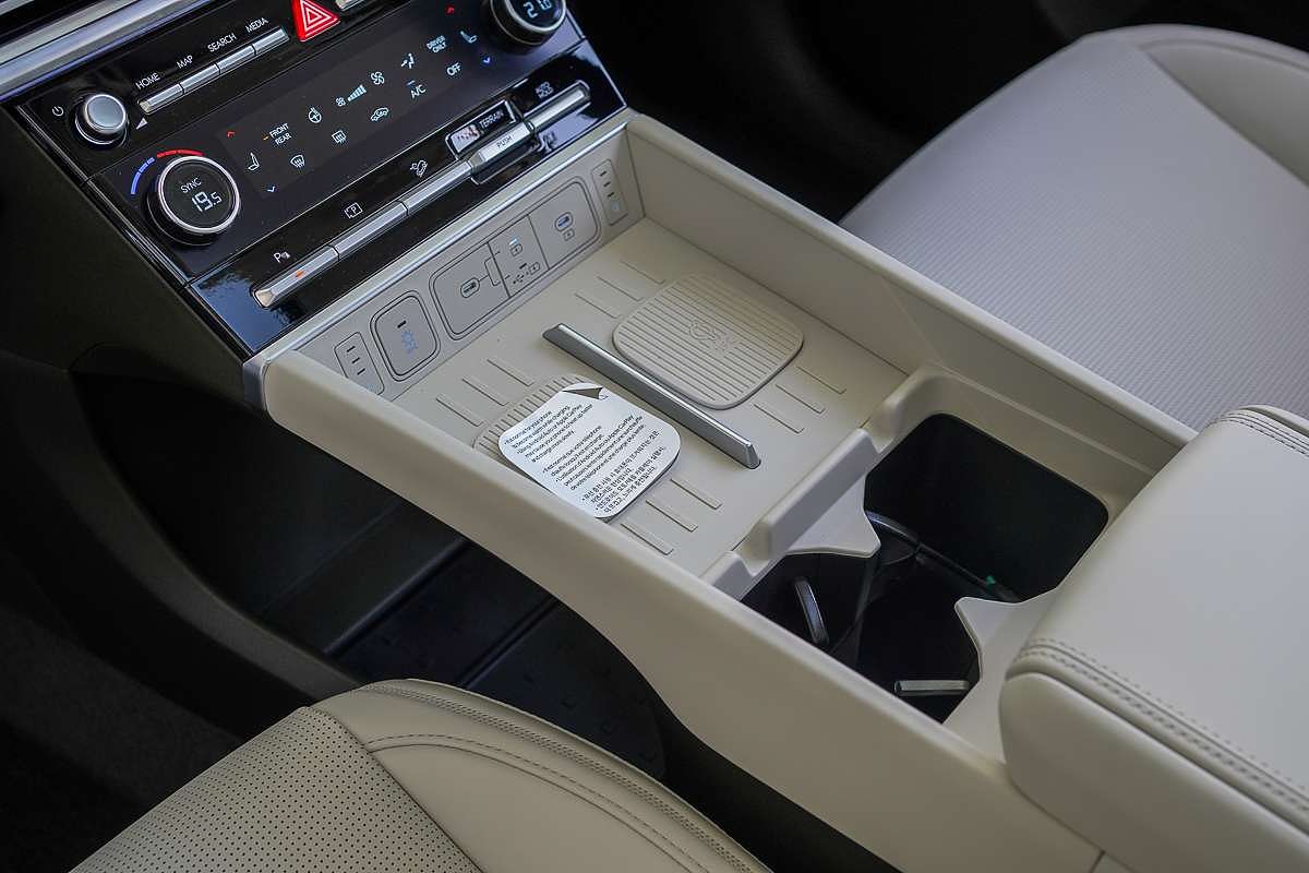 2025 Hyundai Santa Fe Hybrid Calligraphy MX5.V2