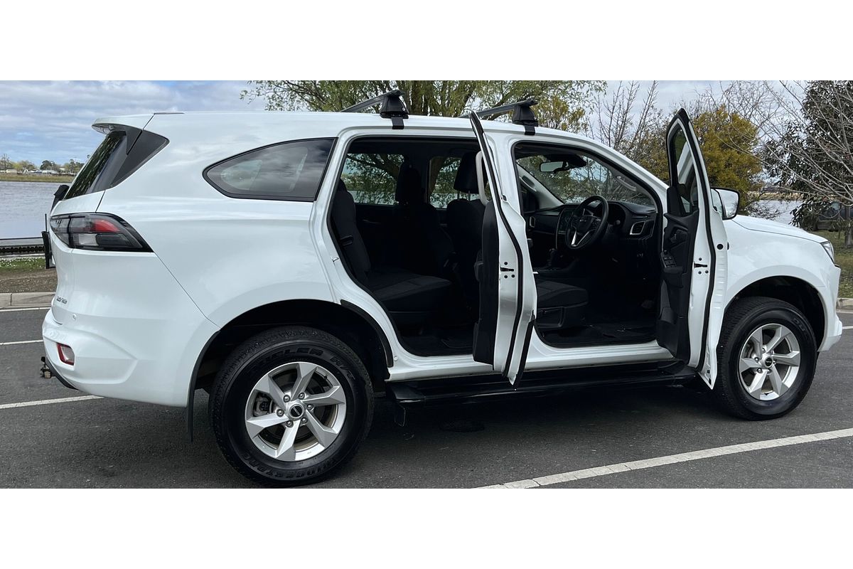 2023 Isuzu MU-X LS-M