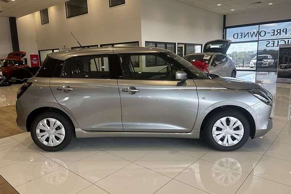 2025 Suzuki Swift Hybrid UZ