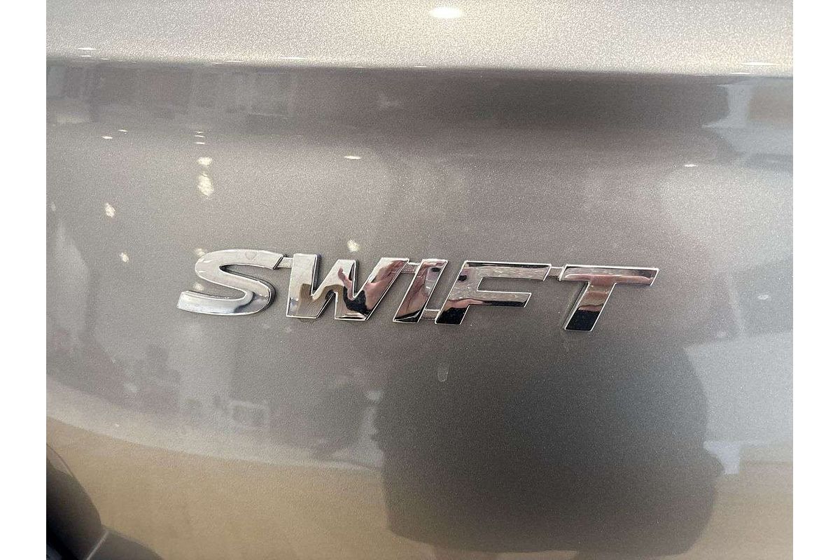 2025 Suzuki Swift Hybrid UZ