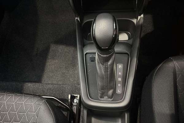 2025 Suzuki Swift Hybrid UZ