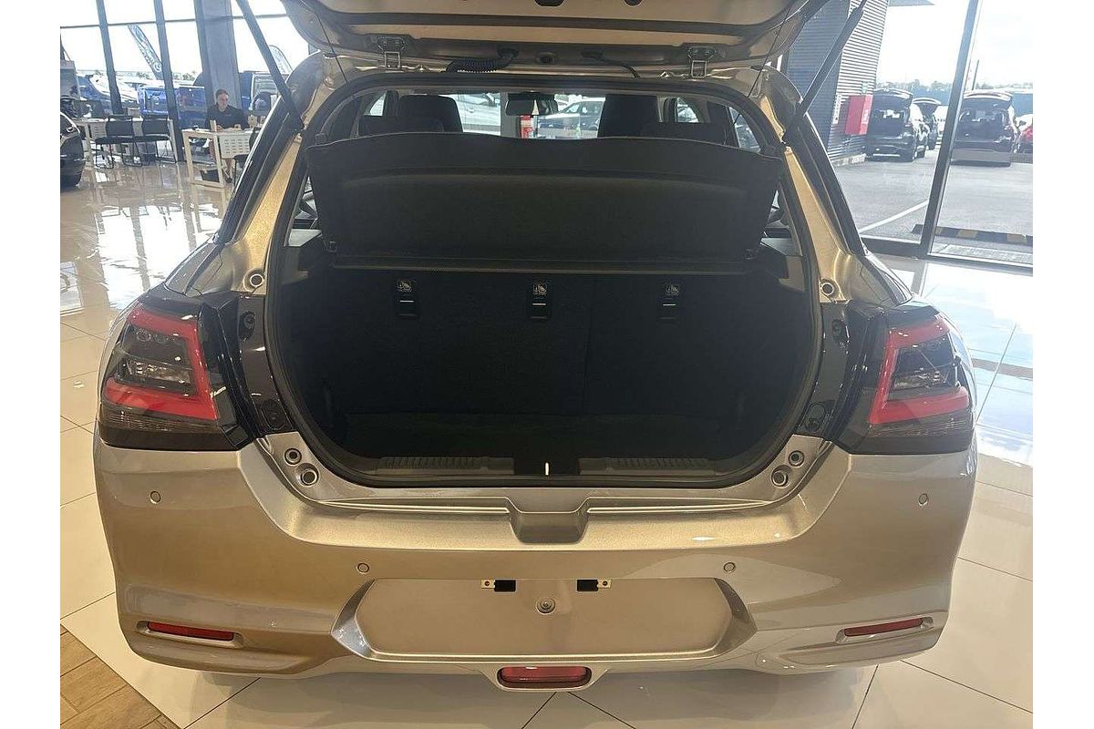 2025 Suzuki Swift Hybrid UZ