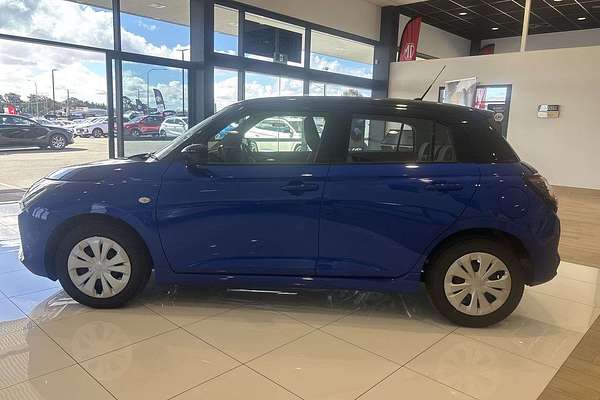 2025 Suzuki Swift Hybrid UZ