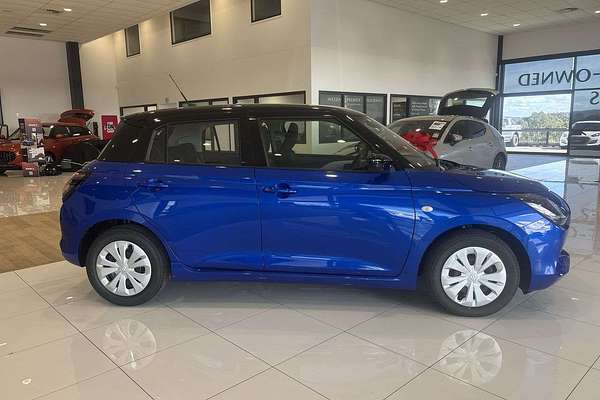 2025 Suzuki Swift Hybrid UZ