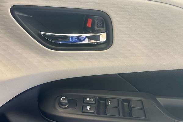 2025 Suzuki Swift Hybrid UZ