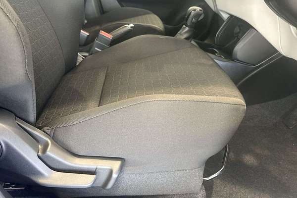 2025 Suzuki Swift Hybrid UZ