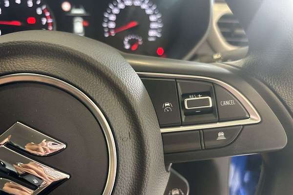 2025 Suzuki Swift Hybrid UZ