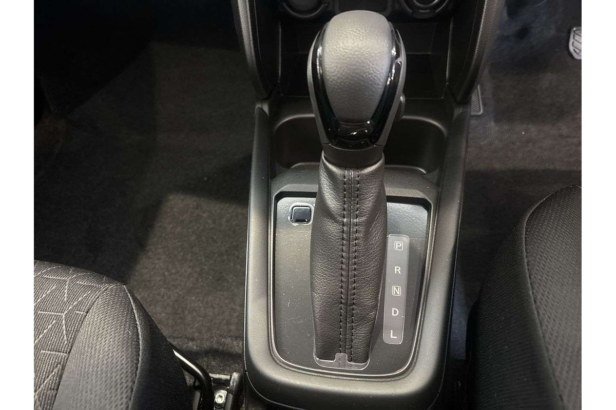 2025 Suzuki Swift Hybrid UZ