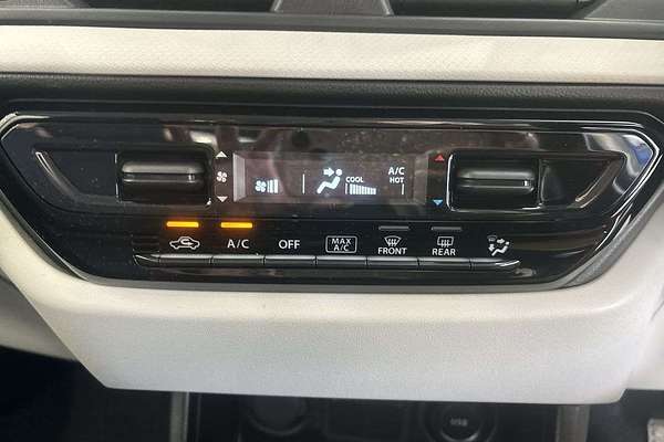 2025 Suzuki Swift Hybrid UZ