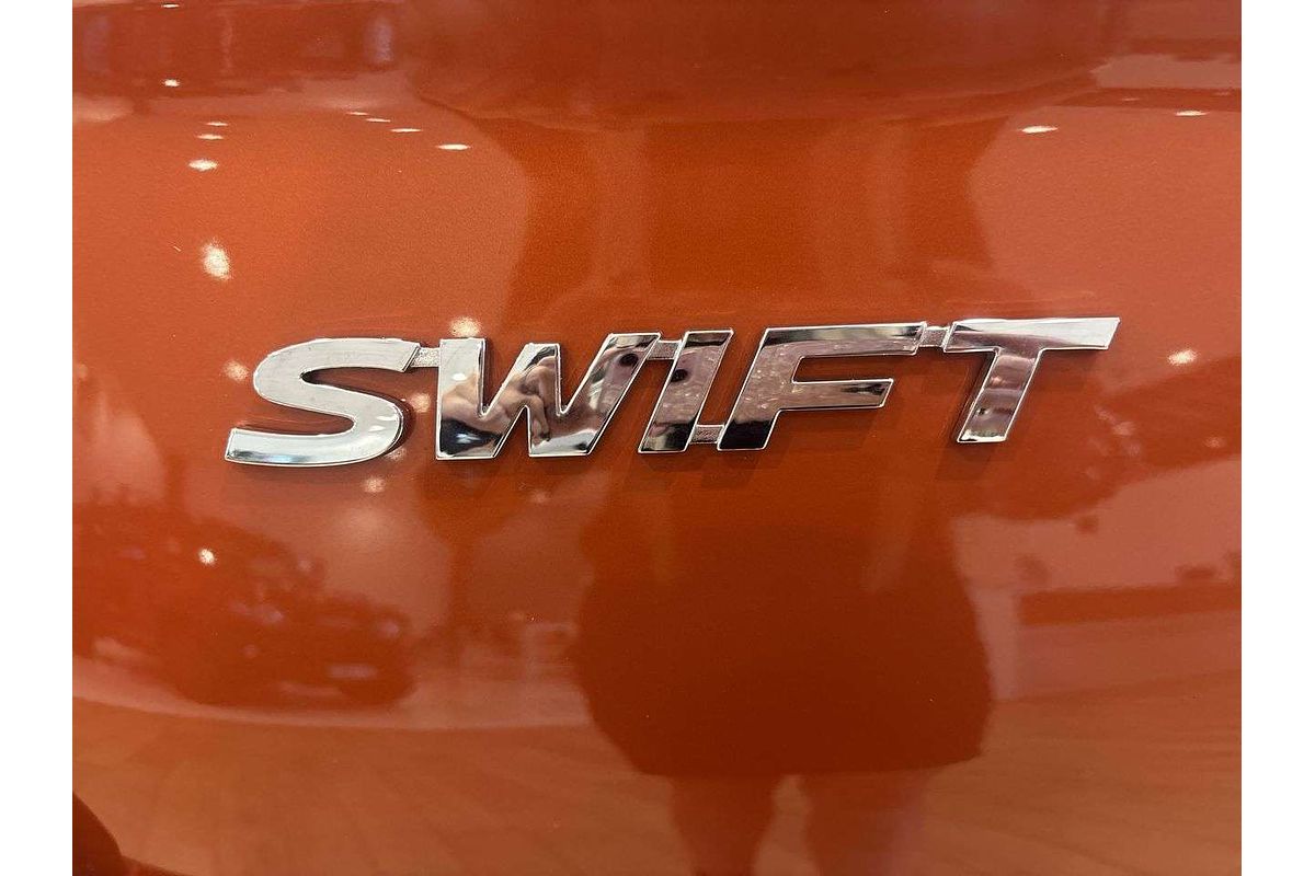 2025 Suzuki Swift Hybrid UZ